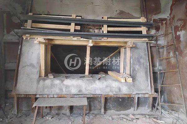 剛玉澆注料多少錢(qián)一噸
